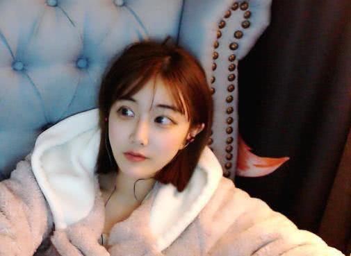 娱乐吃瓜小妹子,吃瓜小妹子的娱乐风云录